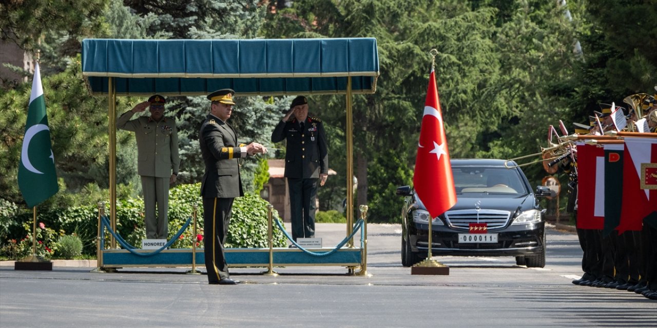 Turkish, Pakistani chiefs of general staff meet in Ankara