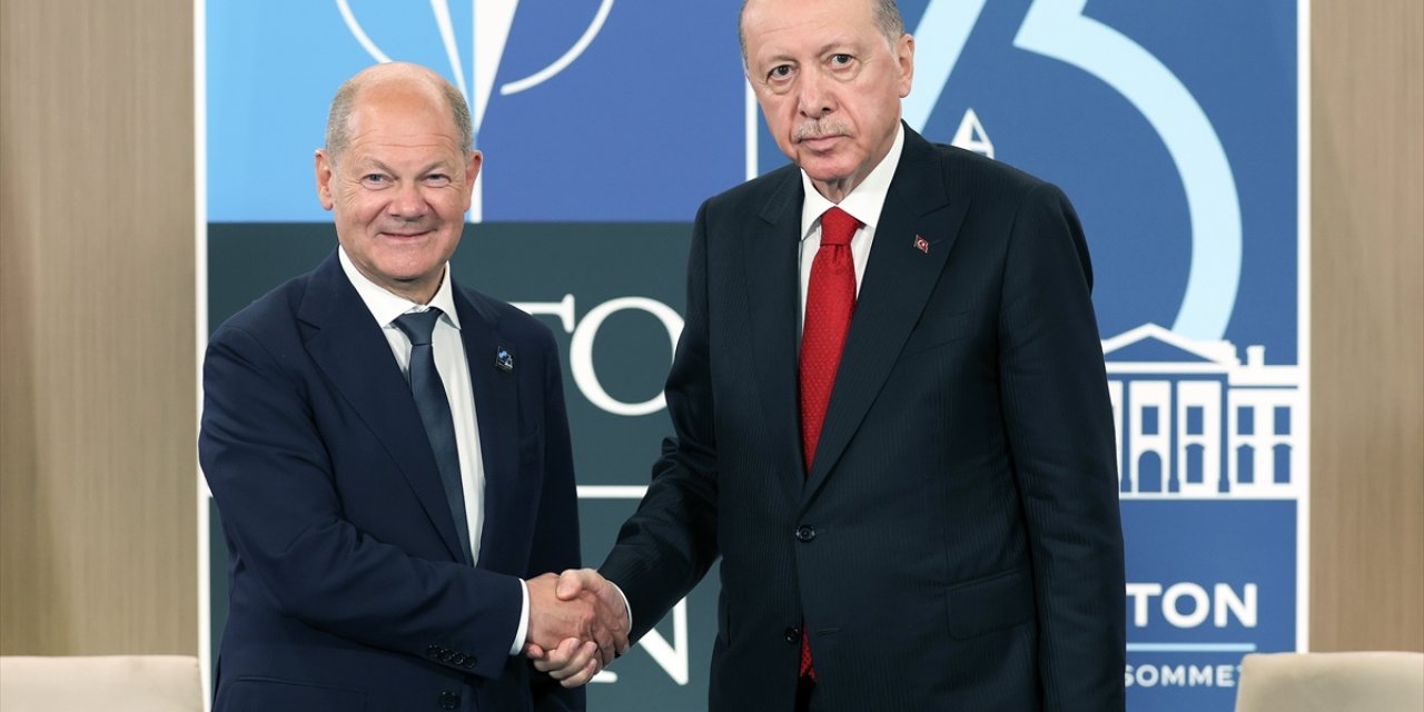 Turkish president meets German chancellor in US