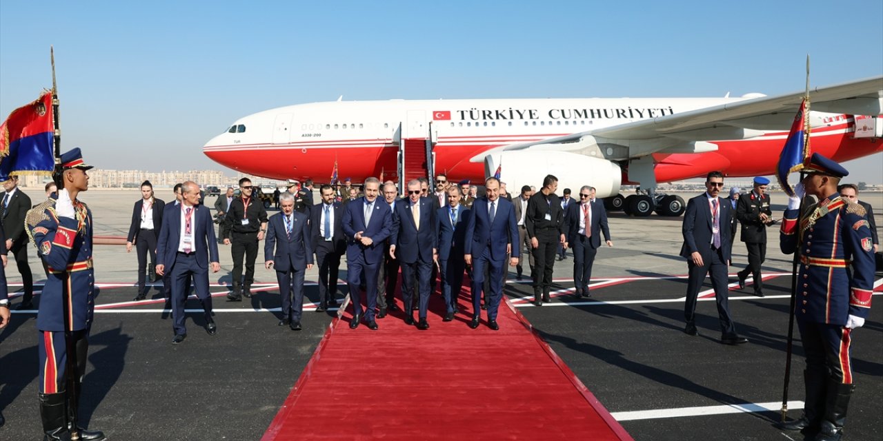 UPDATE - Turkish president arrives in Cairo for D-8 summit