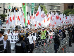 UPDATE 2 - Japan PM sends war shrine offering on WWII anniversary