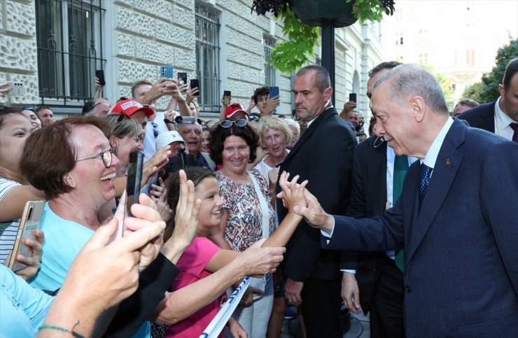 UPDATE - Turkish, Hungarian presidents meet to hold talks