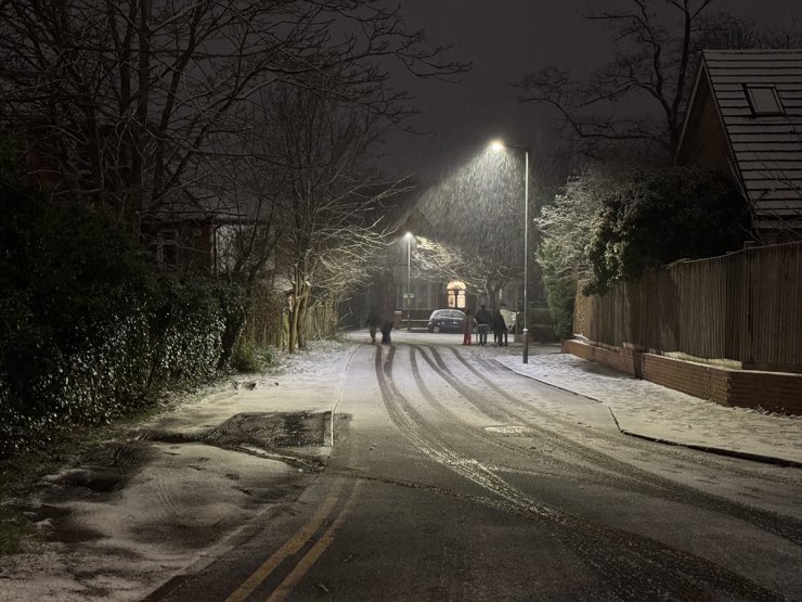 First snowfall of 2025 hits London as temperatures plummet